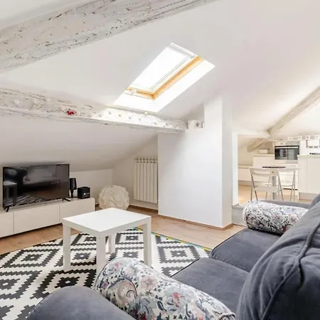 Apartamento In Pieno Centro - 600mt Dall'ariston E Dalla *